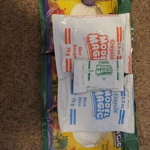 Model magic clay:White,blue,red,green